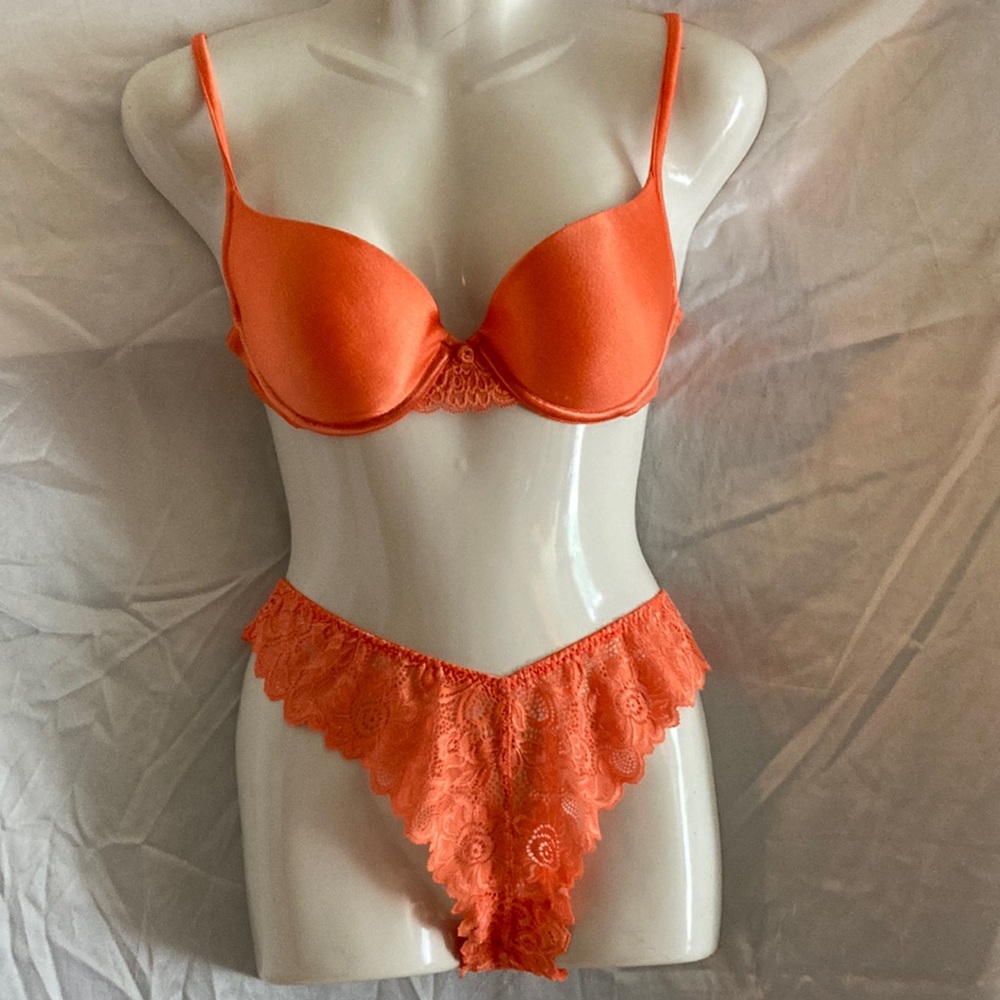 NWOT Orange Bra & Panty Set by Gilligan & O’Malley, 36B/M